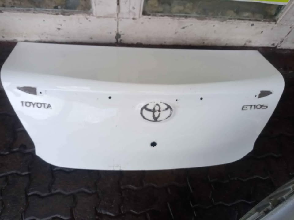 Toyota etios bootgate - Private Seller Toyota etios bootgate - Private Seller