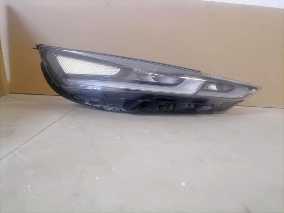 Hyundai Santa Fe headlights DM or contact number in the description for assistance. - Private Seller Hyundai Santa Fe headlights DM or contact number in the description for assistance. - Private Seller