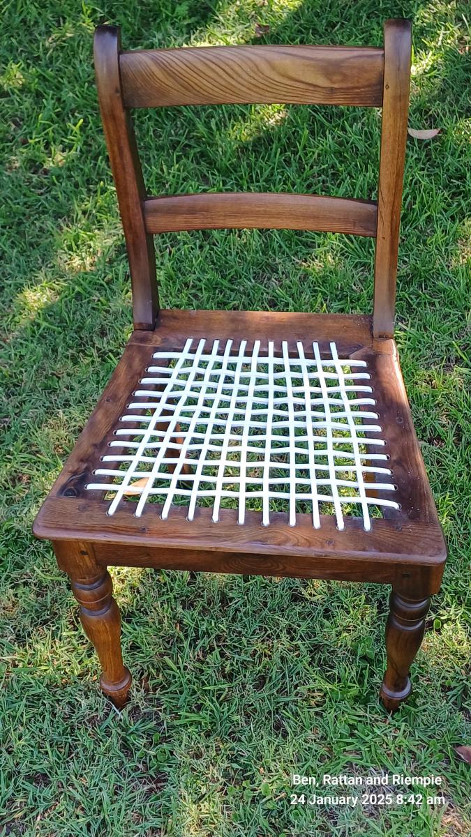 In 2 minds whether you should use white chair riempies or raw riempies?