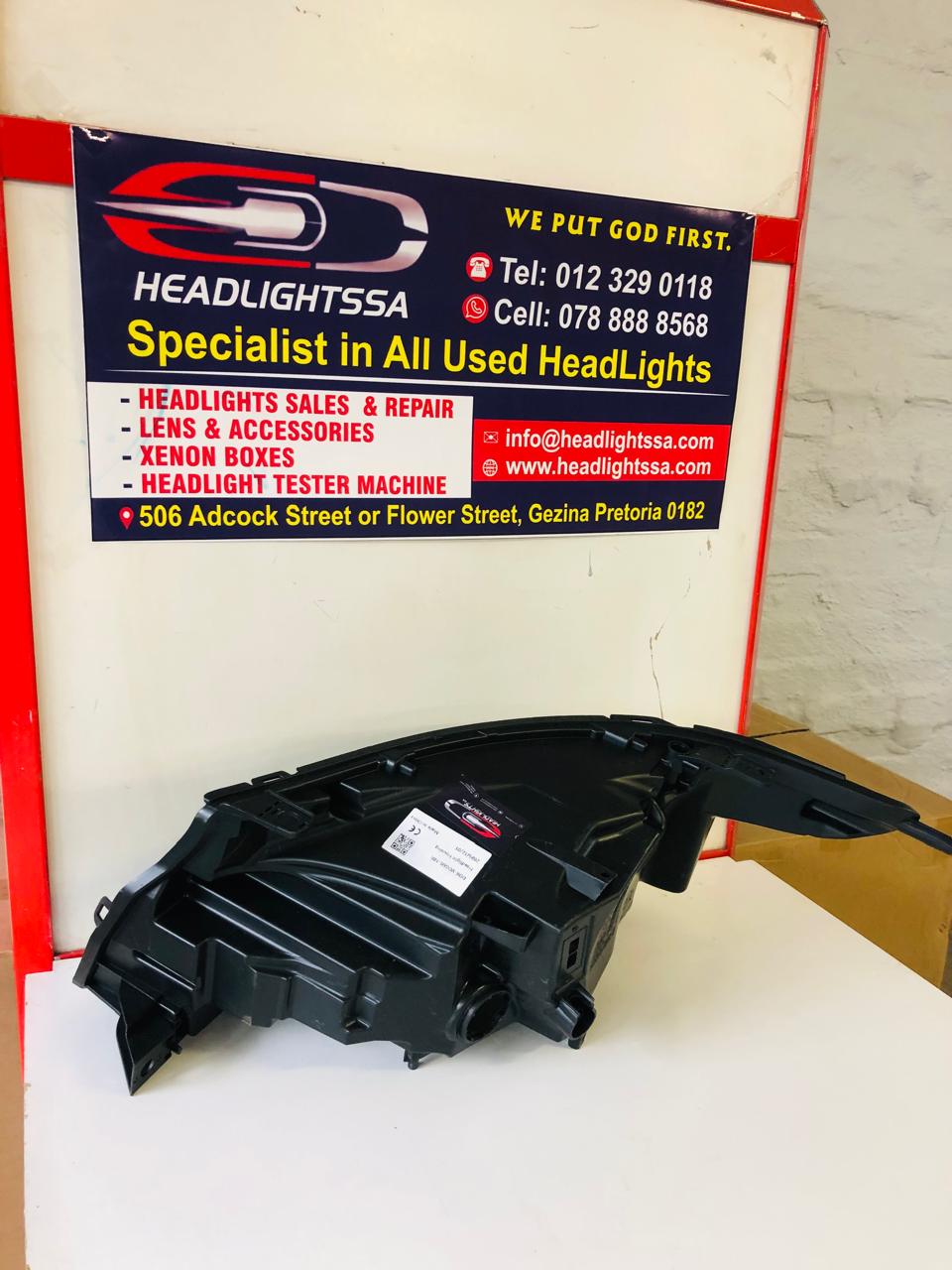 Range Rover Vogue right side headlight replacement housing - Private Seller Range Rover Vogue right side headlight replacement housing - Private Seller