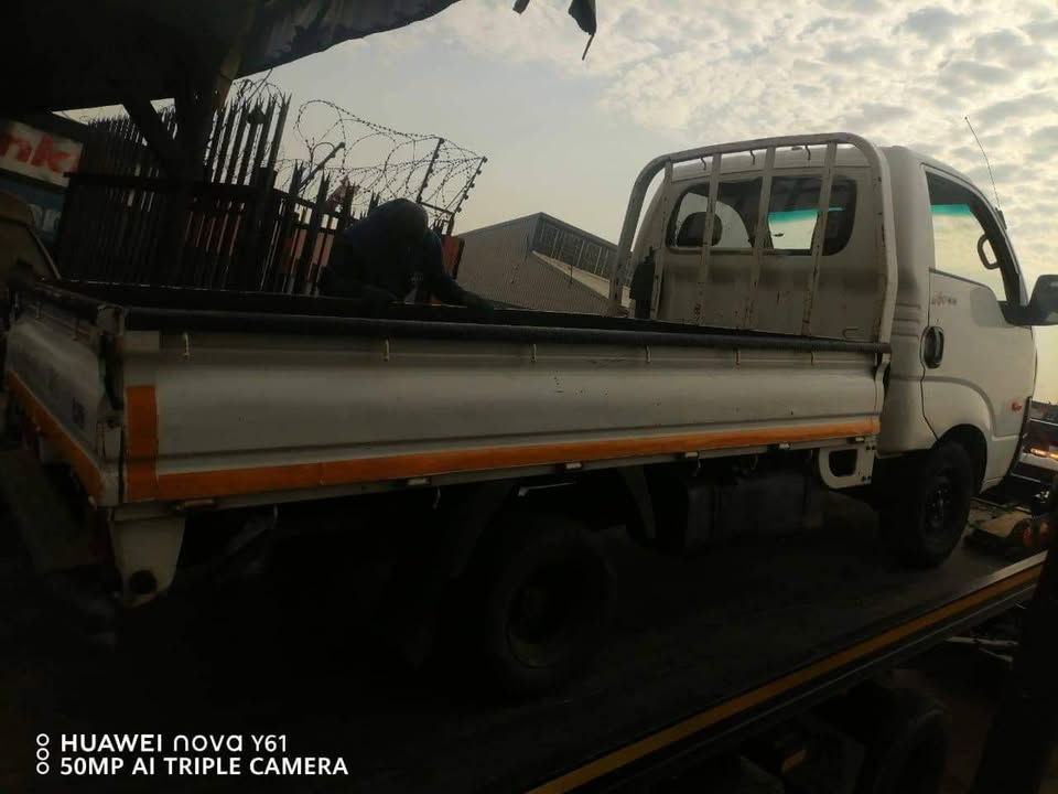 Kia 2700 stripping for spears - Private Seller Kia 2700 stripping for spears - Private Seller
