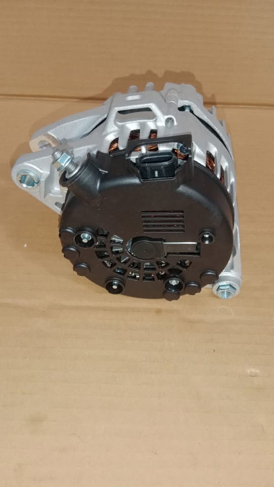 Hyundai H1 2.5 D4CB Alternator - Private Seller Hyundai H1 2.5 D4CB Alternator - Private Seller