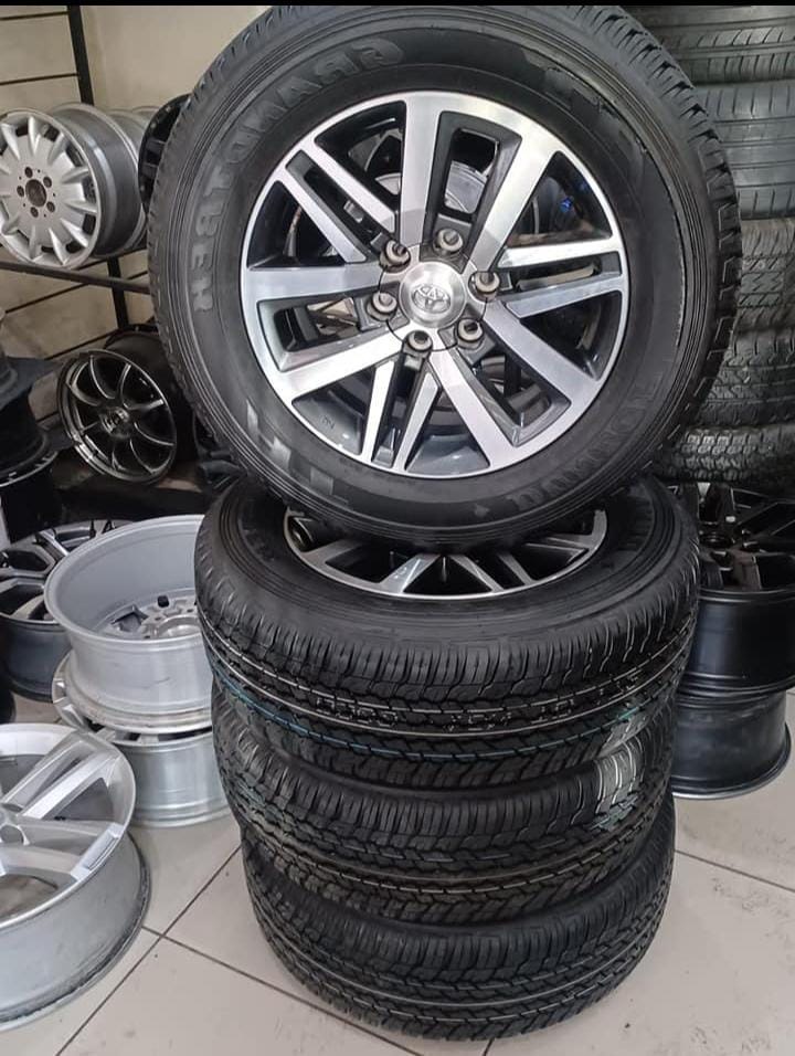 18inch Toyota Hilux/Fortuner original mags with brand new 265/60/18 Dunlop Grand - Private Seller 18inch Toyota Hilux/Fortuner original mags with brand new 265/60/18 Dunlop Grand - Private Seller