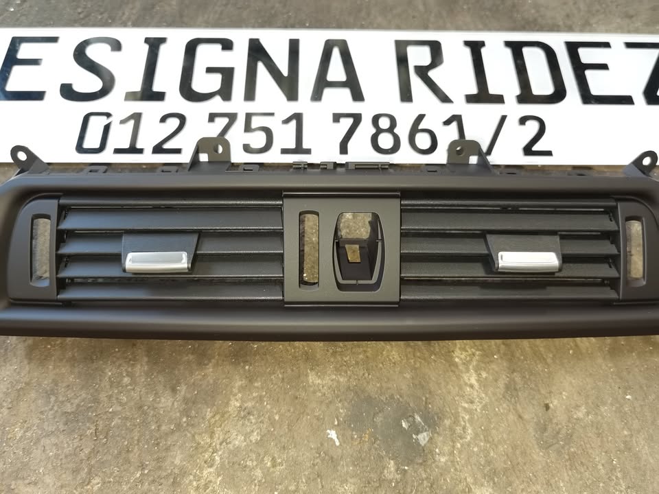 BMW F10 CENTRE DASH AIR VENT NEW AVAILABLE - Private Seller BMW F10 CENTRE DASH AIR VENT NEW AVAILABLE - Private Seller