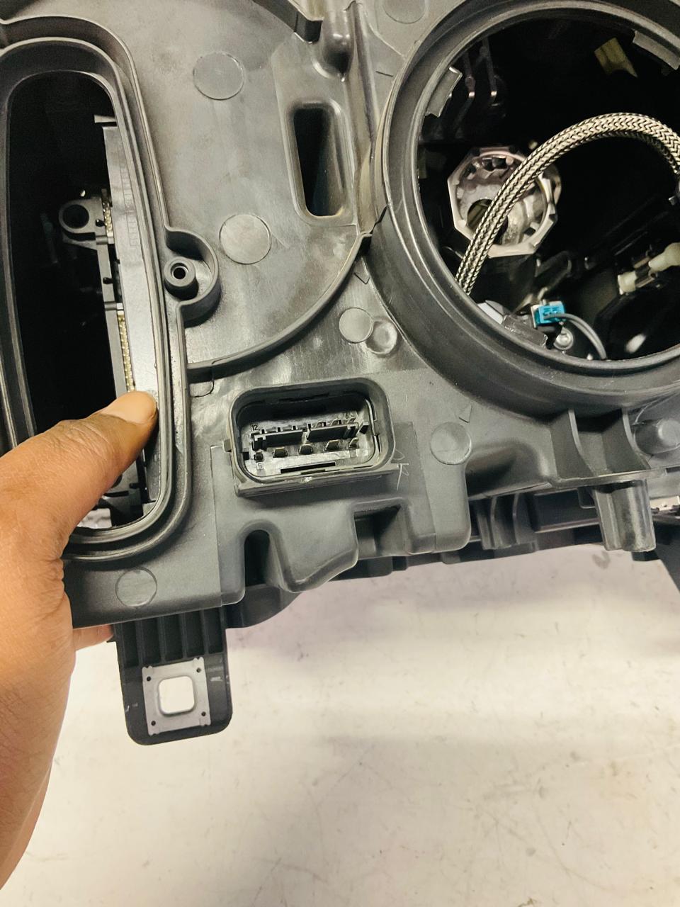 BMW F25 X3 facelift left and right side xenon headlights (2014) - Private Seller BMW F25 X3 facelift left and right side xenon headlights (2014) - Private Seller