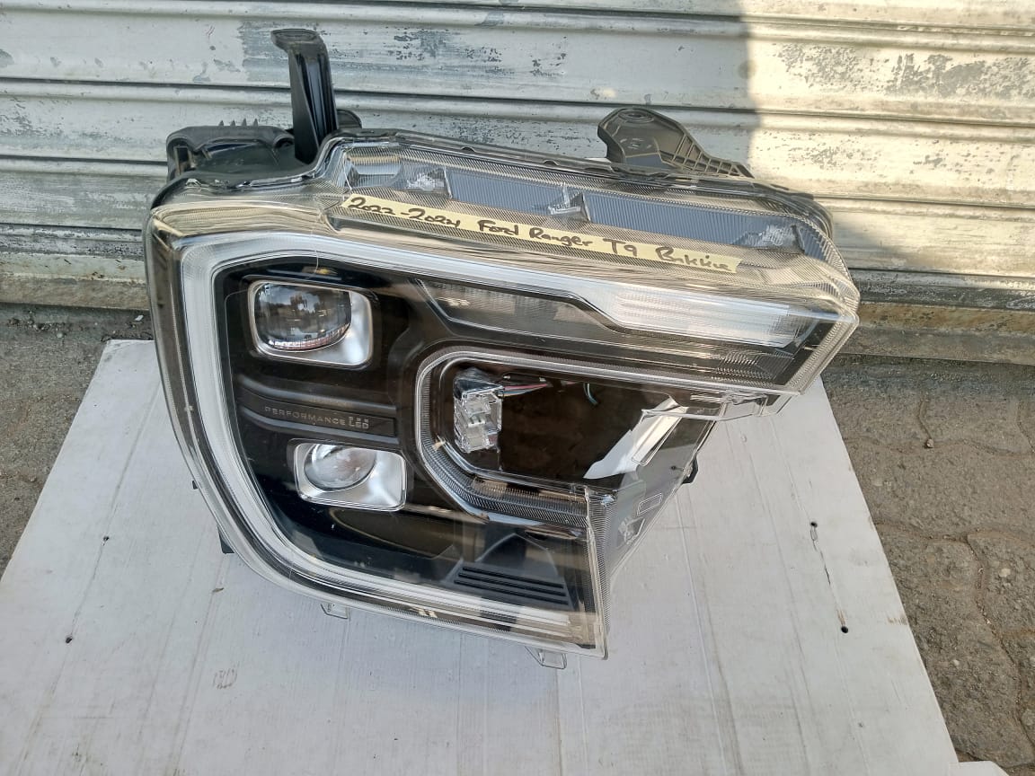 2022-2024 FORD RANGER T9 XENON RIGHT SIDE HEADLIGHT FOR SALE - Private Seller 2022-2024 FORD RANGER T9 XENON RIGHT SIDE HEADLIGHT FOR SALE - Private Seller