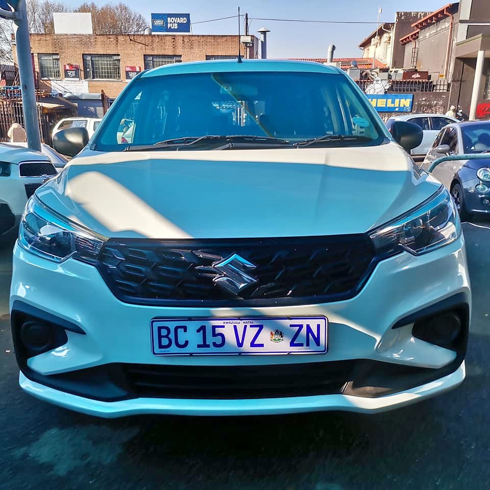 2023 SUZUKI ERTIGA 1.5 94 000KM MANUEL PETROL WHITE COLOR 2023 SUZUKI ERTIGA 1.5 94 000KM MANUEL PETROL WHITE COLOR