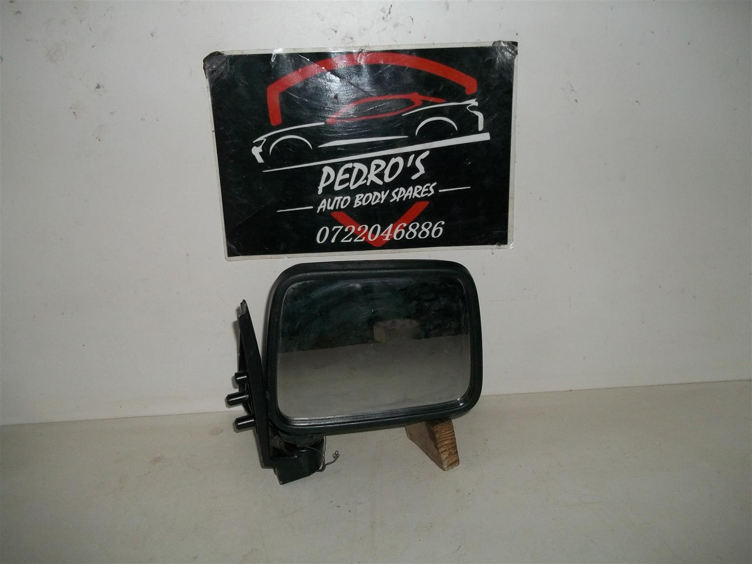 Used Isuzu KB '92-'03 right mirror (Manual) for sale in Gauteng