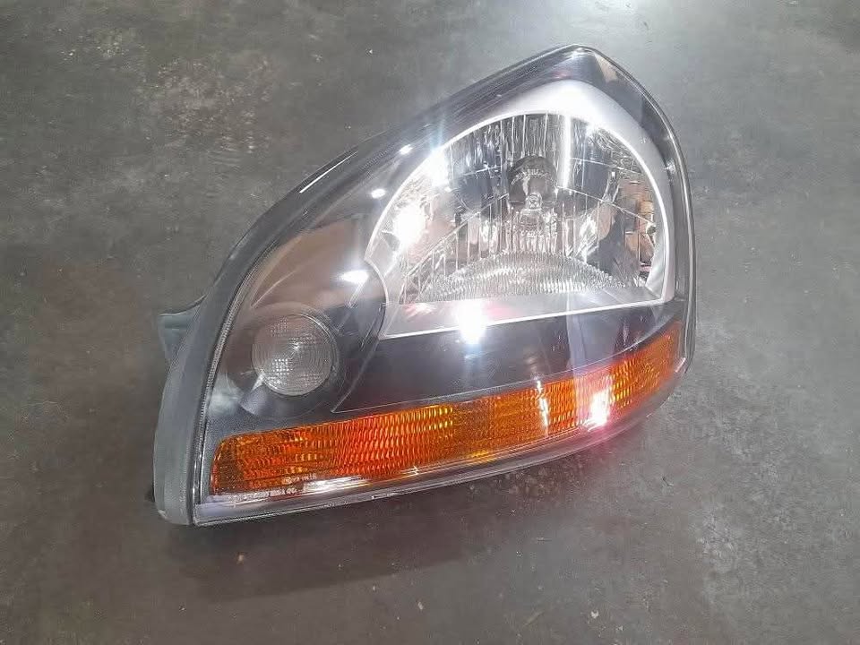 HYUNDAI TUCSON LEFT HEADLIGHT HYUNDAI TUCSON LEFT HEADLIGHT