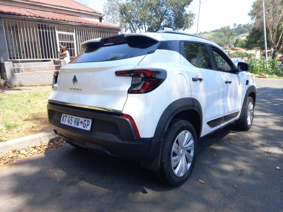 2022 Renault Kiger Engine Capacity 1.0 White Color Manual Transmission Petrol Mileage 28,000km