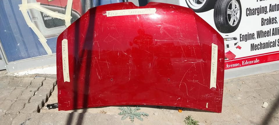 RENAULT SANDERO BONNET 2018 - Private Seller