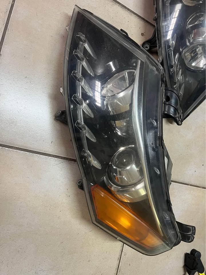 2012 Mahindra XUV 500 headlights available - Private Seller 2012 Mahindra XUV 500 headlights available - Private Seller