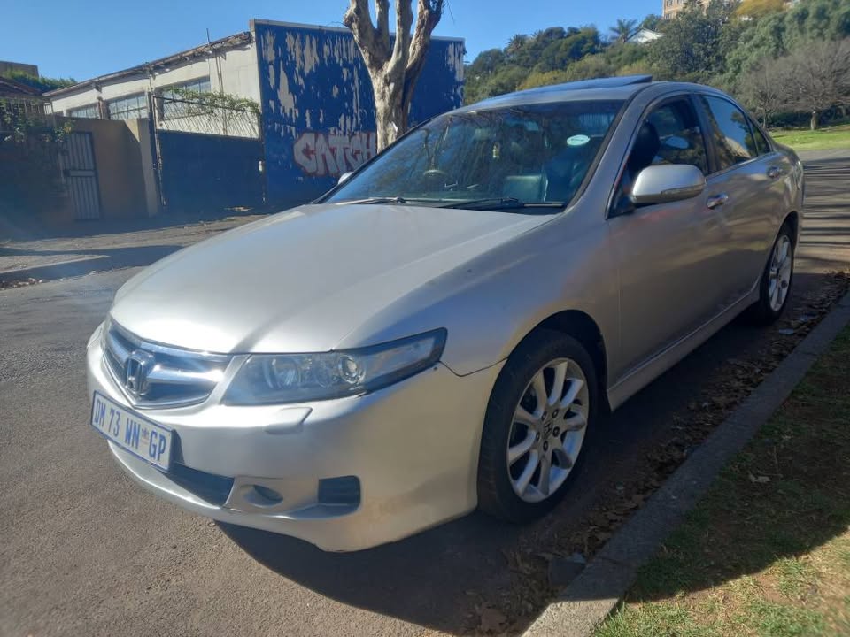 2006 Honda Accord 2.4 Petrol, Automatic, Silver, Sunroof, Leather interior, 120000kms