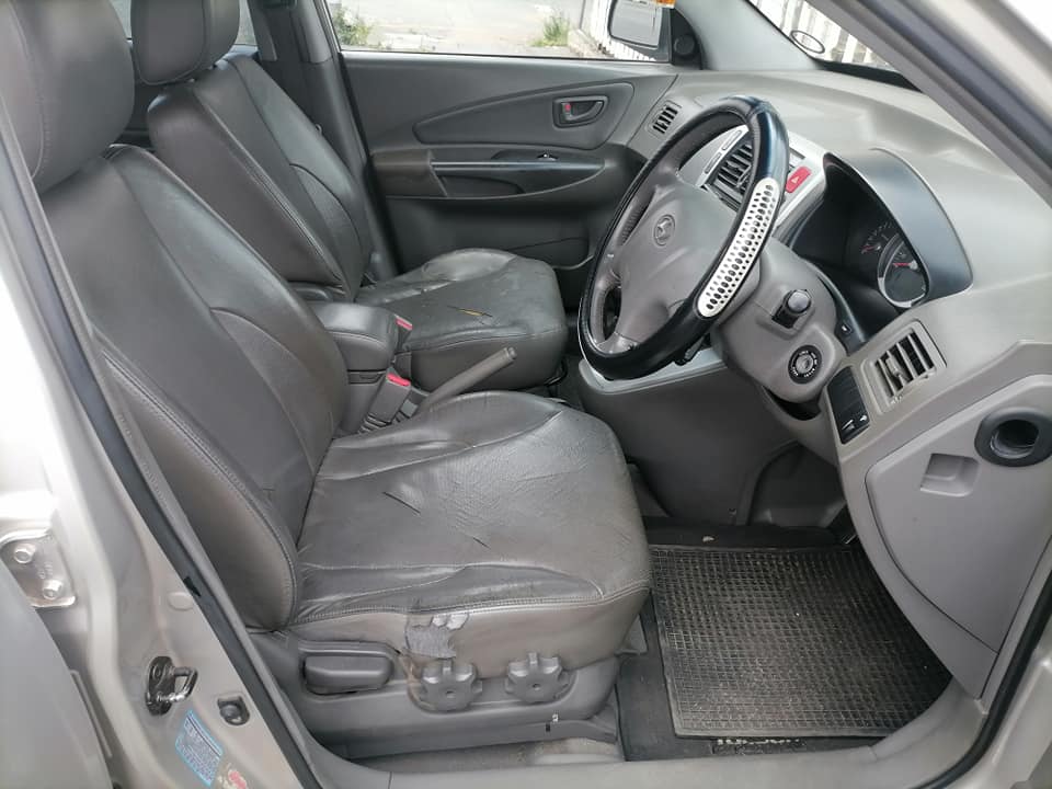 2006 Hyundai Tucson 2.0 SUV with a leather seat and Spare key
