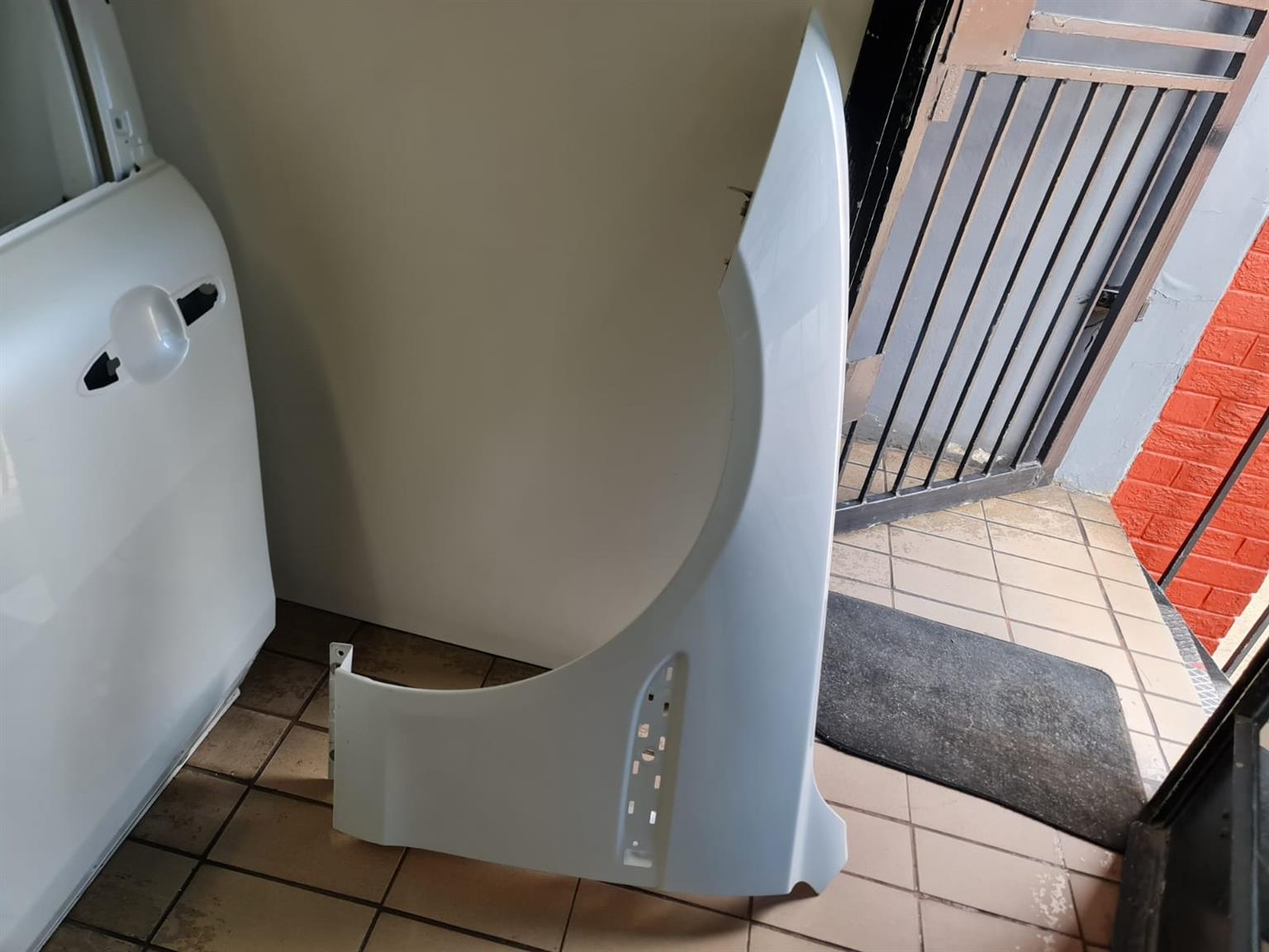 2018 JAGUAR XF FRONT LEFT FENDER FOR SALE, IN A PRISTINE STATE. - Private Seller 2018 JAGUAR XF FRONT LEFT FENDER FOR SALE, IN A PRISTINE STATE. - Private Seller