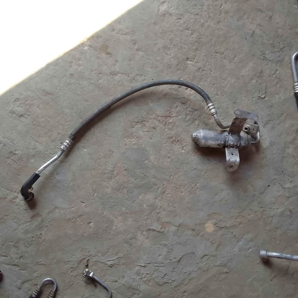 Chrysler Neon Aircon Pipe - Private Seller Chrysler Neon Aircon Pipe - Private Seller