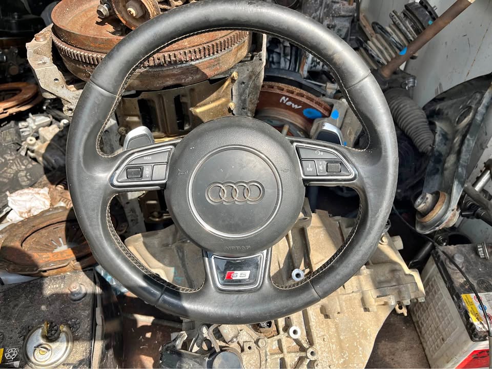 Audi S5 Steering Wheel - Private Seller Audi S5 Steering Wheel - Private Seller