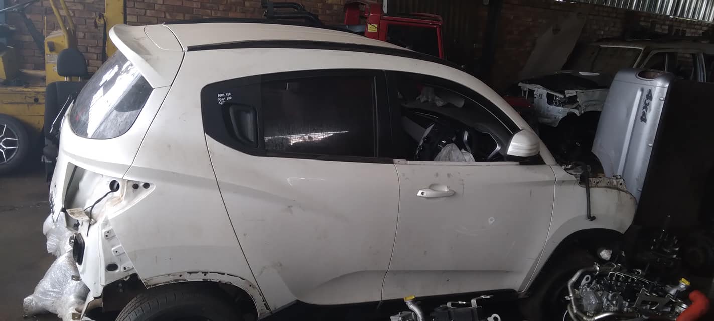 STRIPPING 2017 MAHINDRA KUV100 K6+ DIESEL FOR SPARES