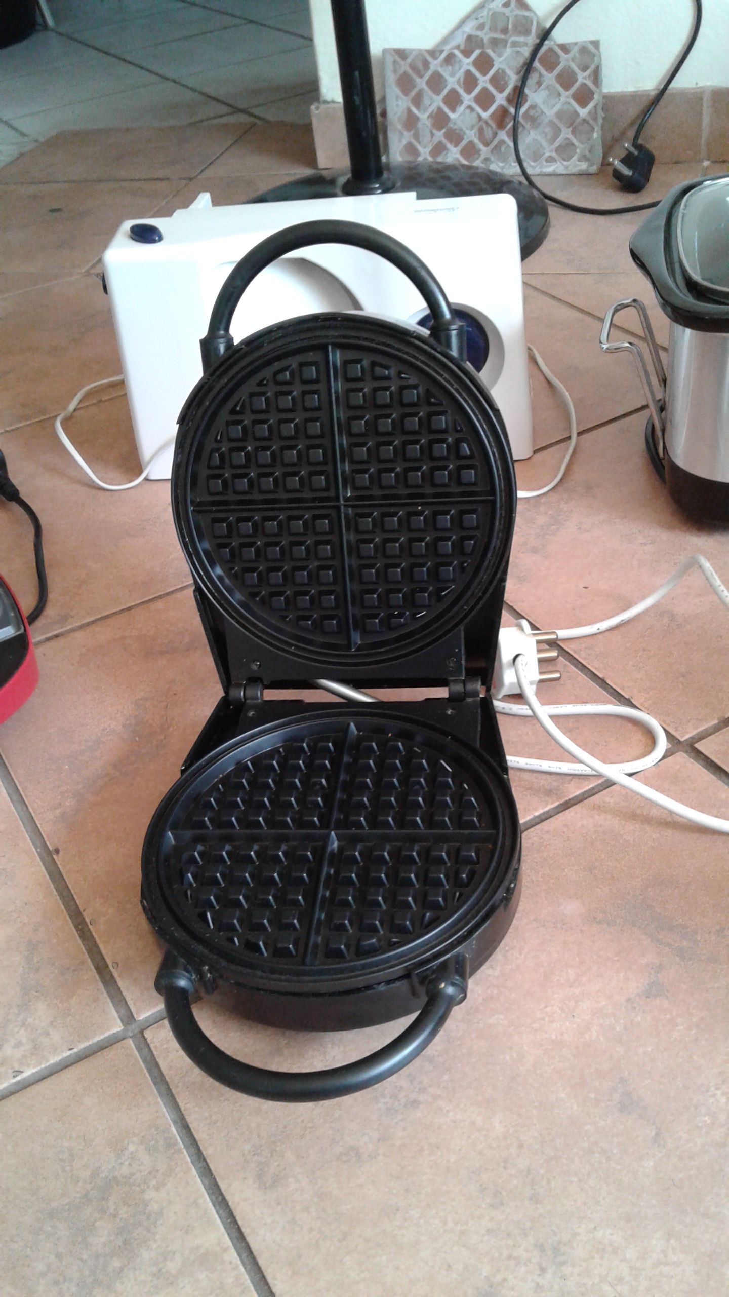 how to use salton waffle maker