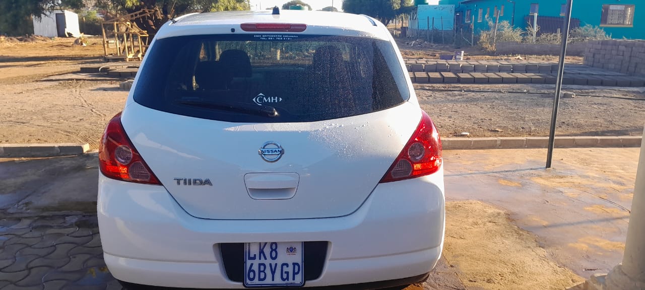 Nissan tidda 1.6 hatchback