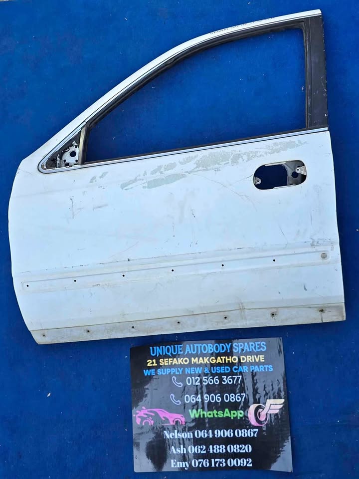 Hyundai Elantra J1 Left Front Door - Private Seller Hyundai Elantra J1 Left Front Door - Private Seller
