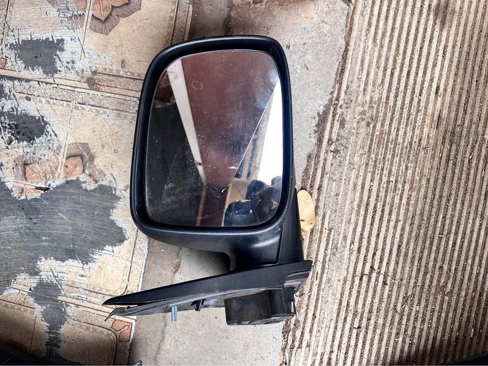 Isuzu D max right side mirror - Private Seller Isuzu D max right side mirror - Private Seller