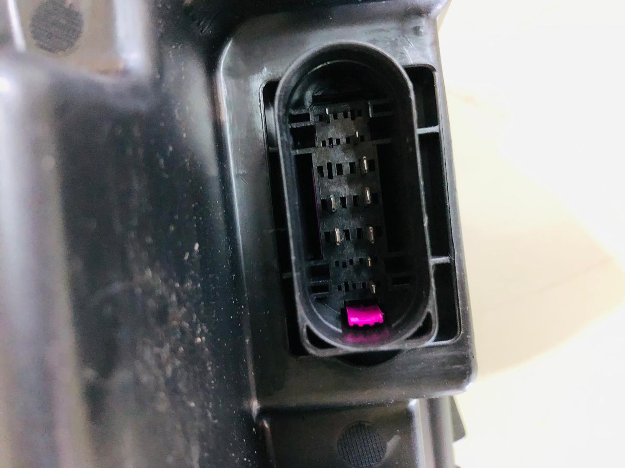 Volvo XC90 Full LED xenon left and right side headlights taking 3 ballasts - Private Seller Volvo XC90 Full LED xenon left and right side headlights taking 3 ballasts - Private Seller