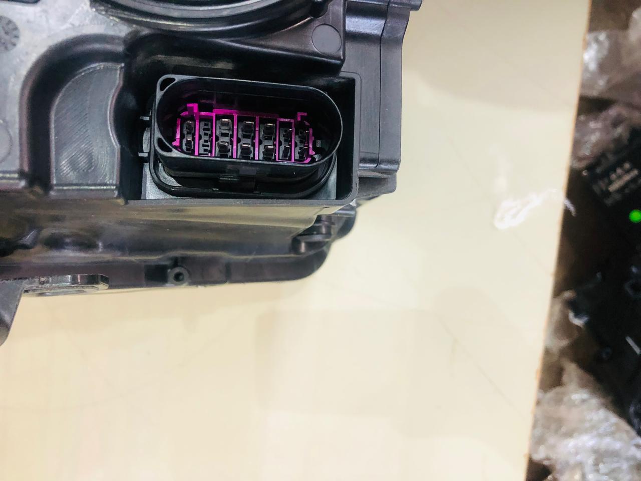 Audi A8/D4/4H Matrix left and right side LED xenon headlight - Private Seller Audi A8/D4/4H Matrix left and right side LED xenon headlight - Private Seller
