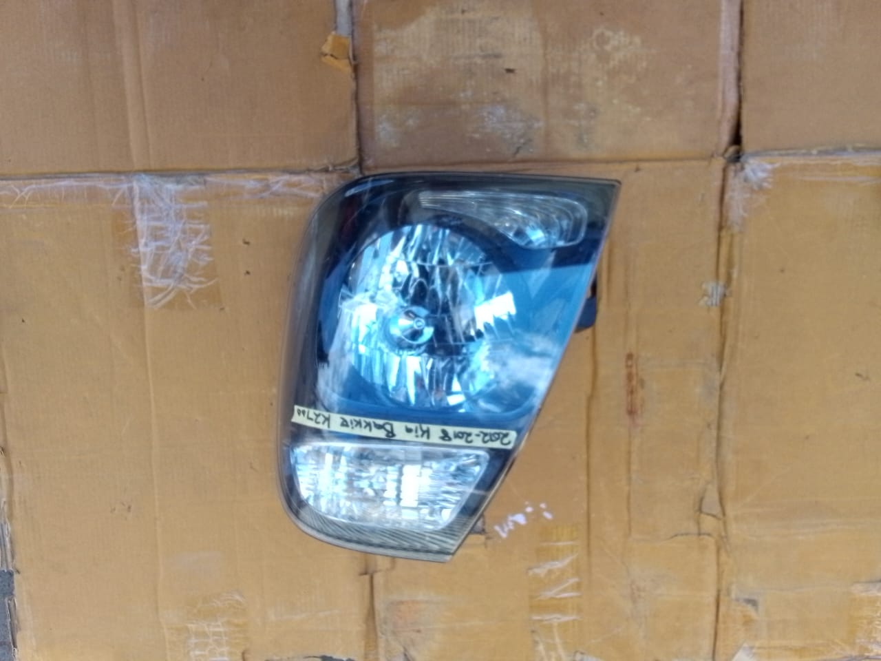 (2012-2018) KIA BAKKIE K2700 LHS HEADLIGHT FOR SALE - Private Seller