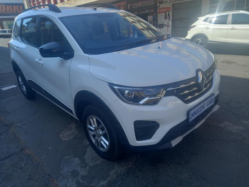 2022 RENAULT TRIBER 1.0 PETROL ENGINE, MANUAL TRANSMISSION,  WHITE COLOUR