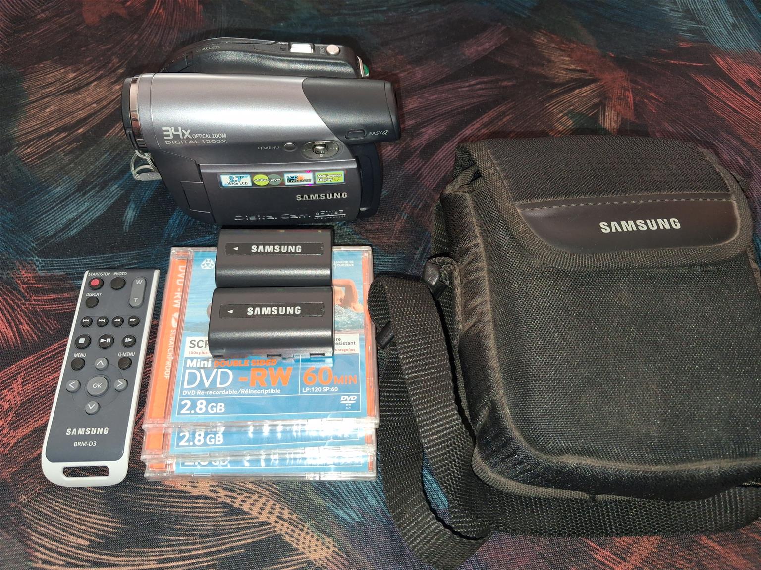 DIGITAL VIDEO CAMERA