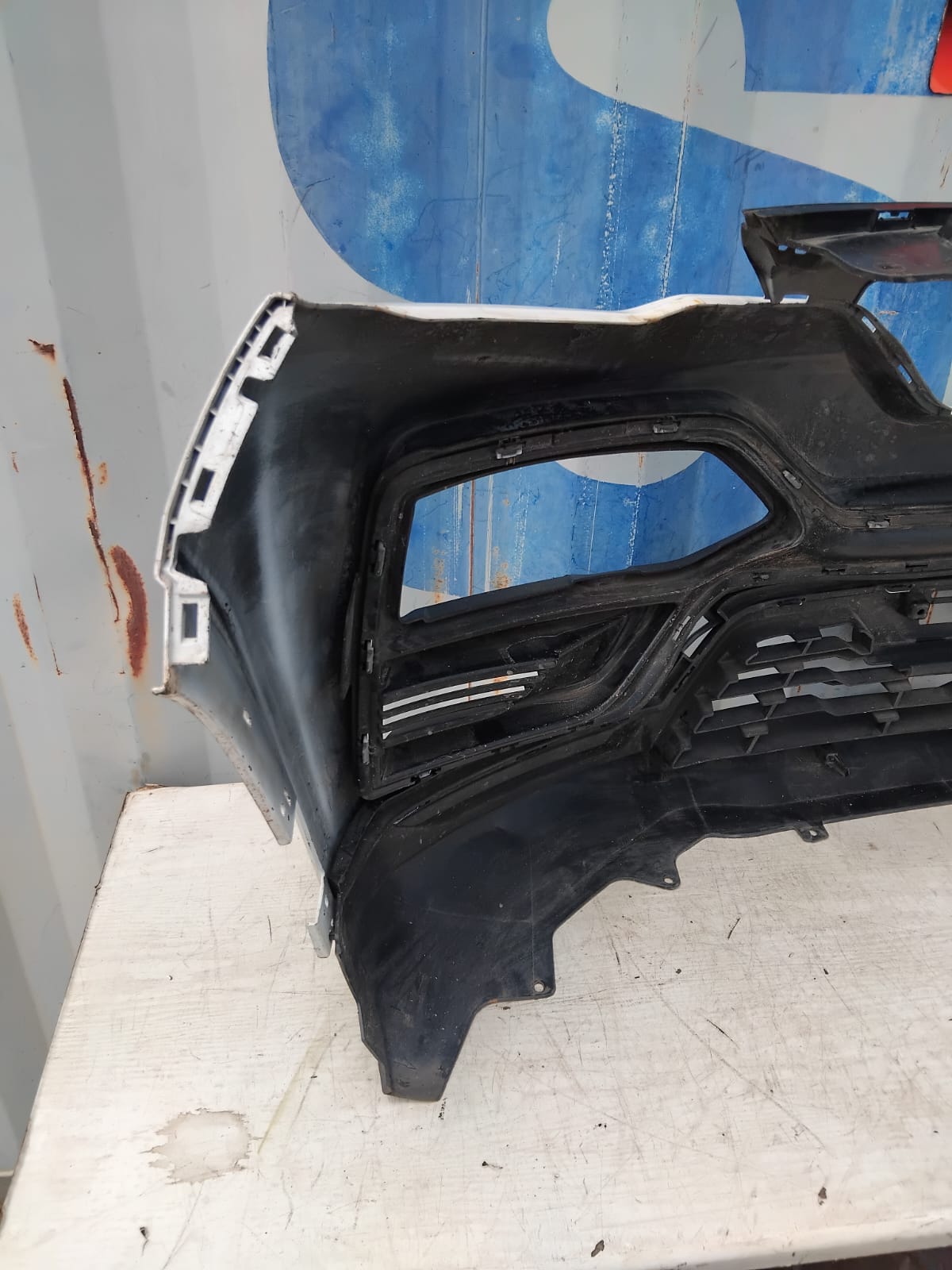 Renault Kiger front bumper with spoiler (2024) - Private Seller Renault Kiger front bumper with spoiler (2024) - Private Seller