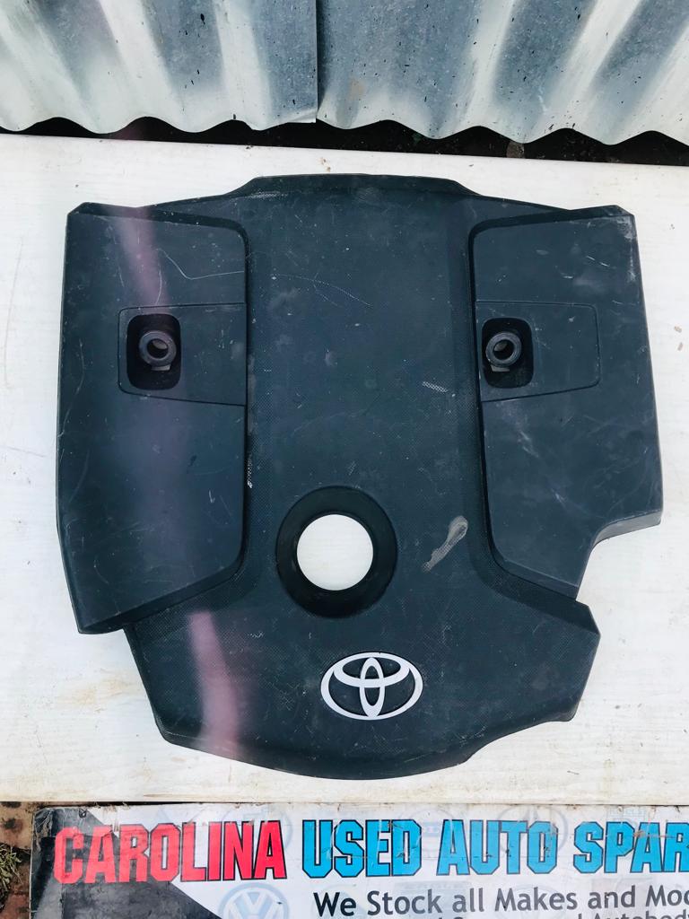 Toyota upper engine cover - Private Seller Toyota upper engine cover - Private Seller