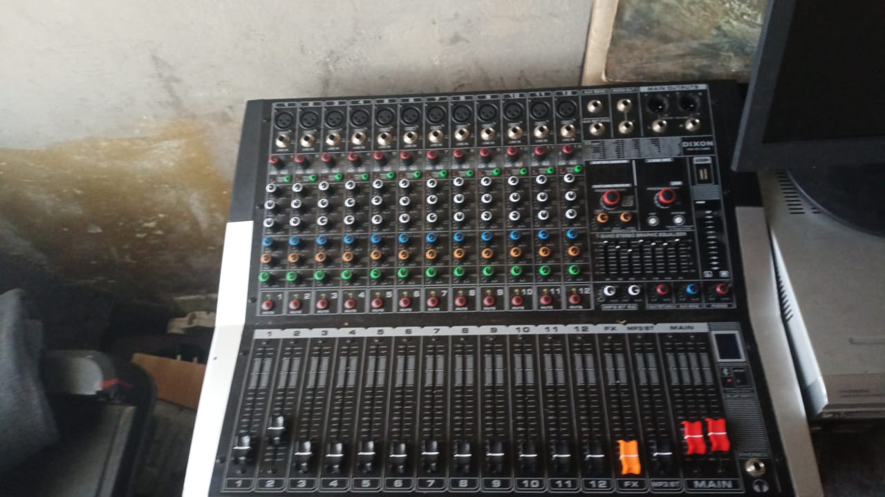 Dixon 12 channel mixer Dixon 12 channel mixer