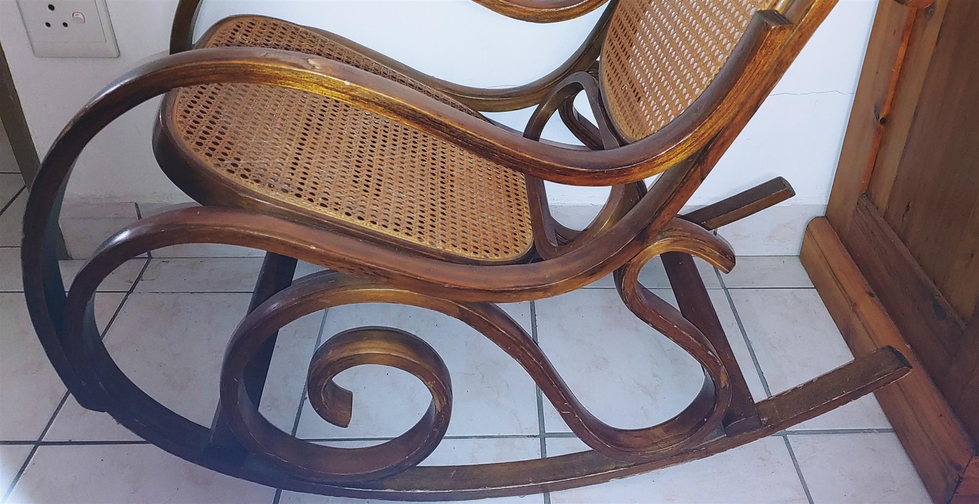 Timeless piece - Vintage Thonet Style Bentwood Rocking Chair