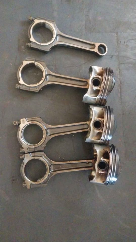 Volvo V60 T4/T3 2012 Pistons for sale - Private Seller Volvo V60 T4/T3 2012 Pistons for sale - Private Seller
