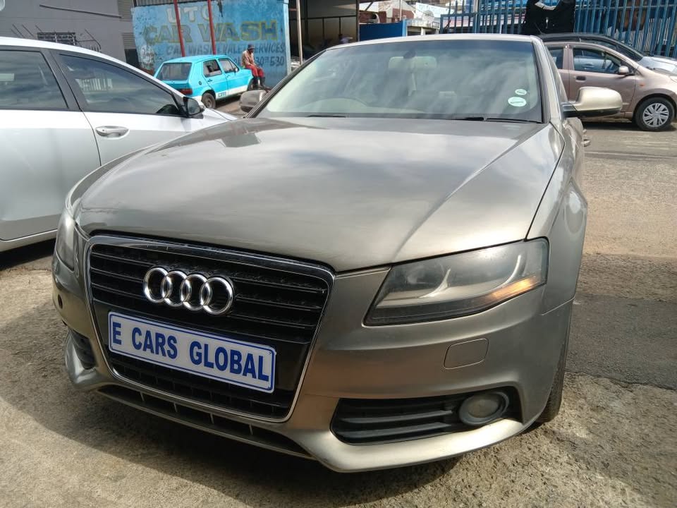 Audi  A4 2012