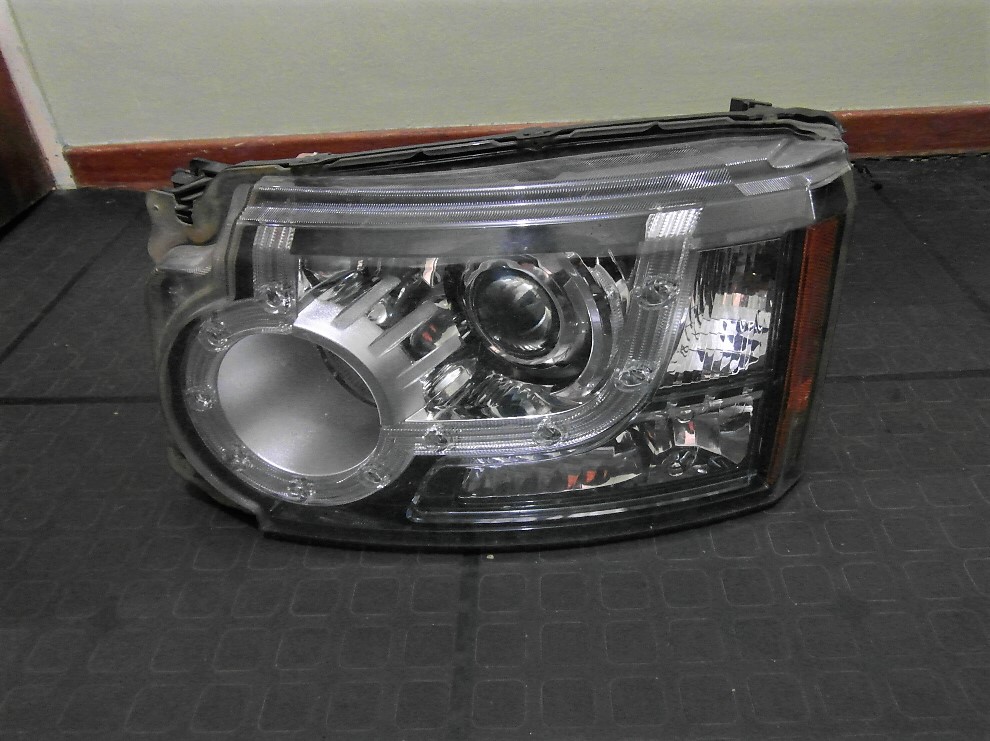 Land Rover Discovery 4 Xenon Headlights for sale | AUTO EZI - Private Seller