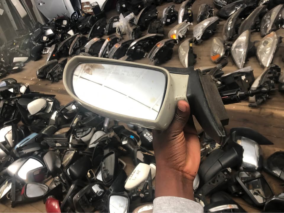 Kia Rio Side mirror - Private Seller