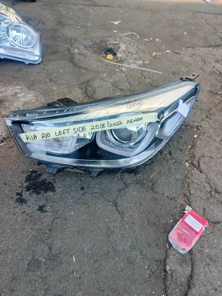 Kia Rio xenon headlight - Private Seller Kia Rio xenon headlight - Private Seller