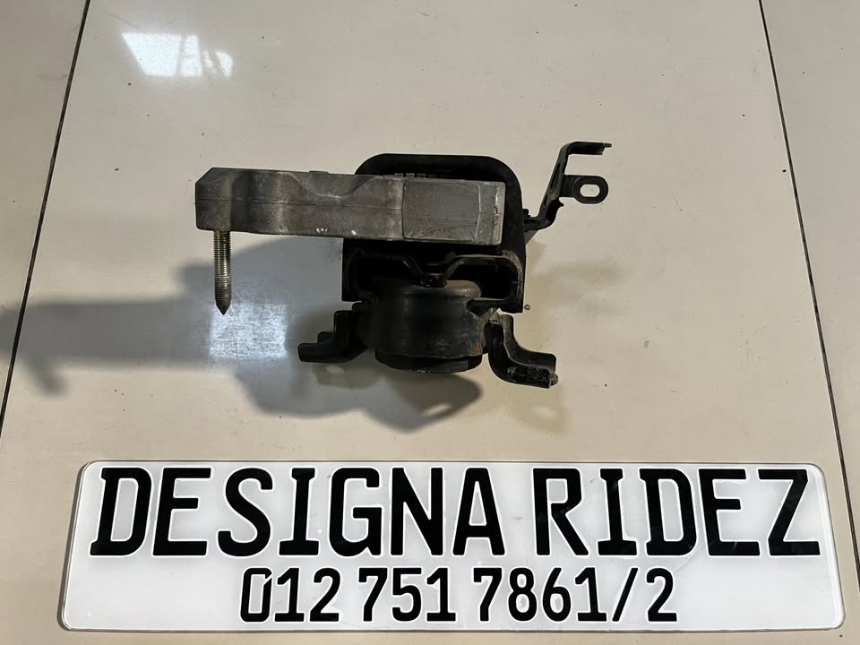 LEXUS NX200T DRIVER SIDE ENGINE MOUNTING AVAILABLE. - Private Seller
