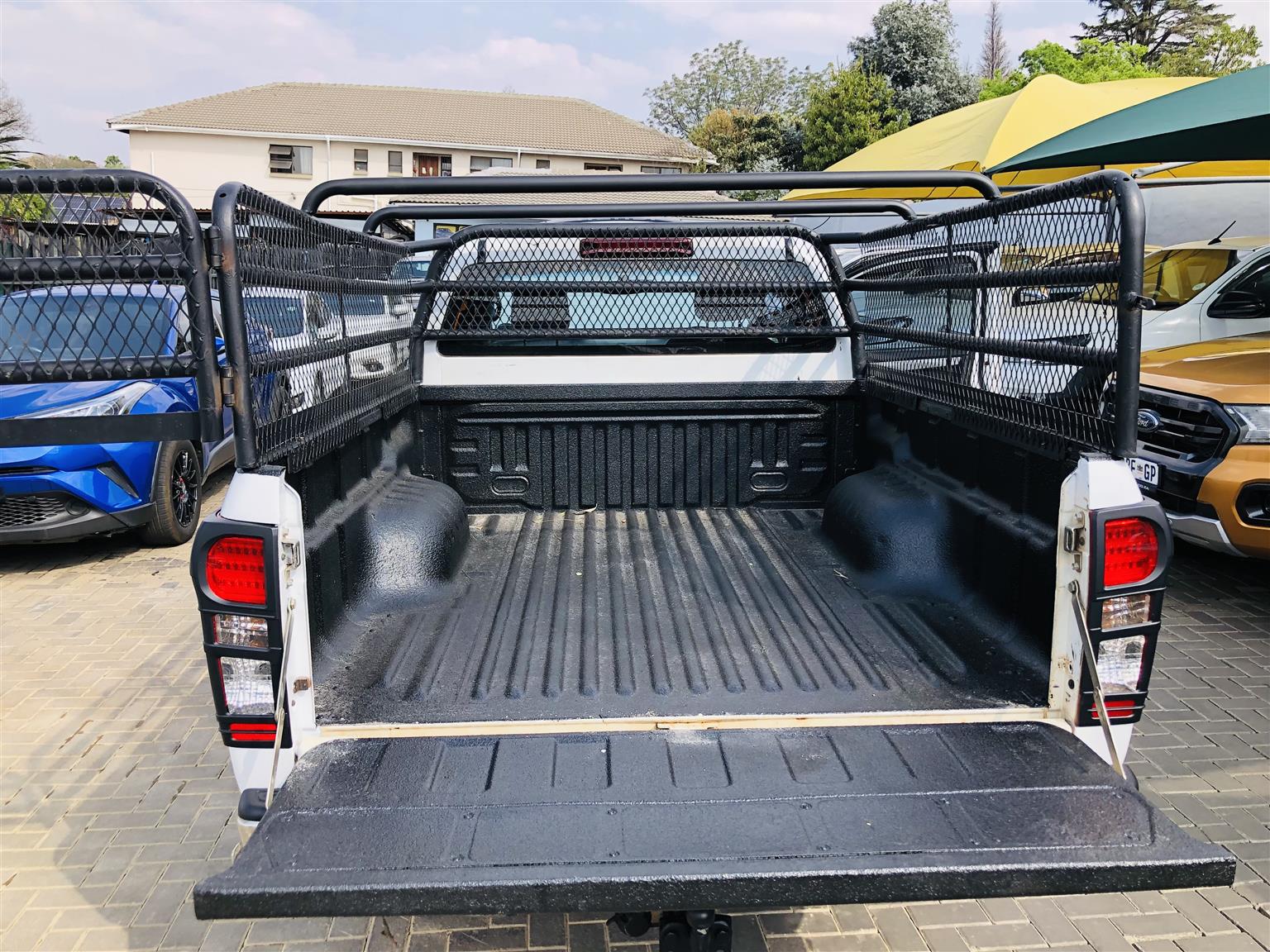 Used 2015 Isuzu KB 300D-Teq Extended cab LX - Private Seller Used 2015 Isuzu KB 300D-Teq Extended cab LX - Private Seller