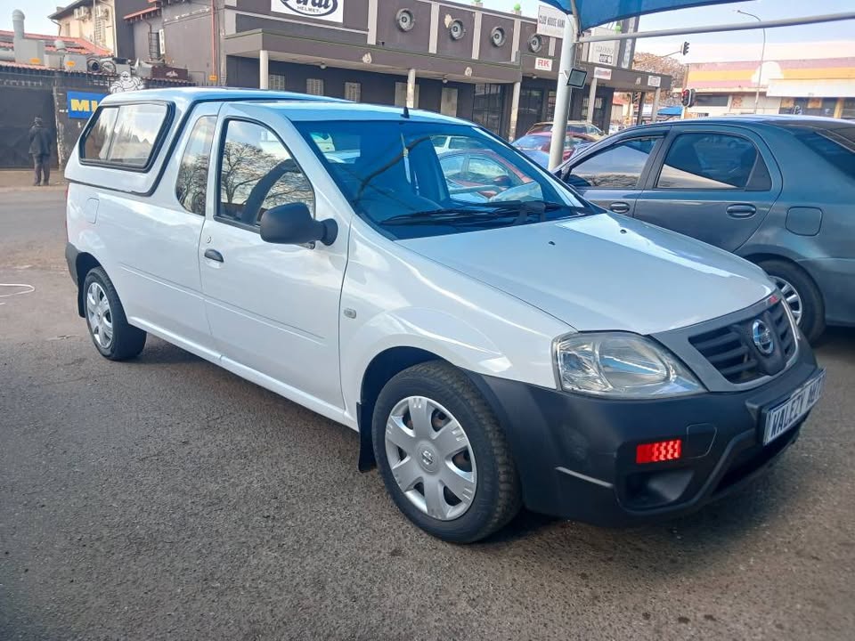 2015 NISSAN NP200 1.6 BAKKIE  Transmission: Manual  Mileage: 129000km  Fueltype: Petrol  White