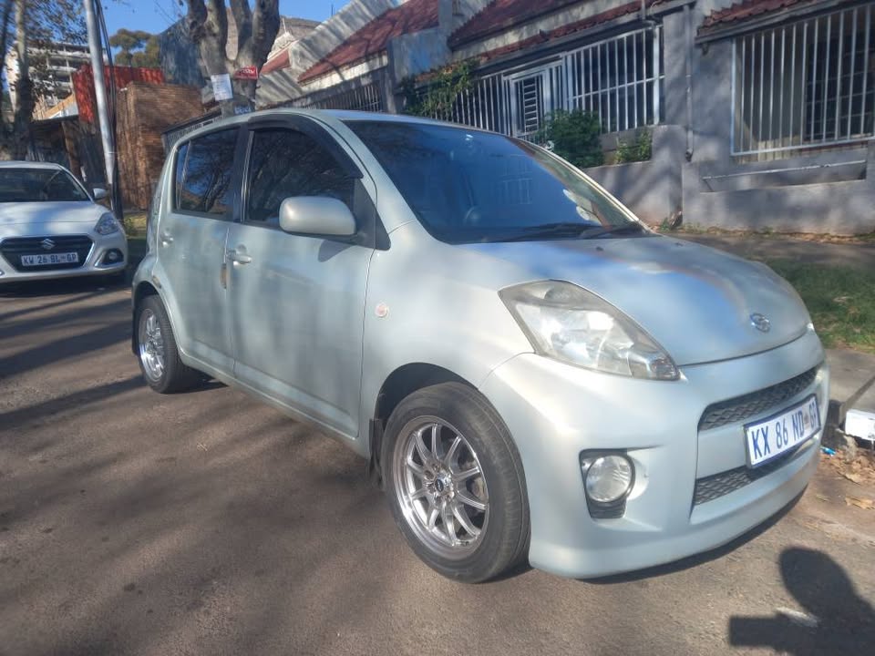 2010 DAIHATSU SIRION 1.3 PETROL, MANUAL, GOLD, 113000KMS