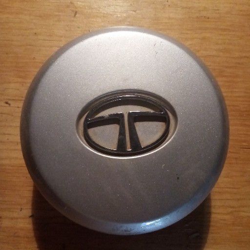 TATA, centre cap - Private Seller TATA, centre cap - Private Seller