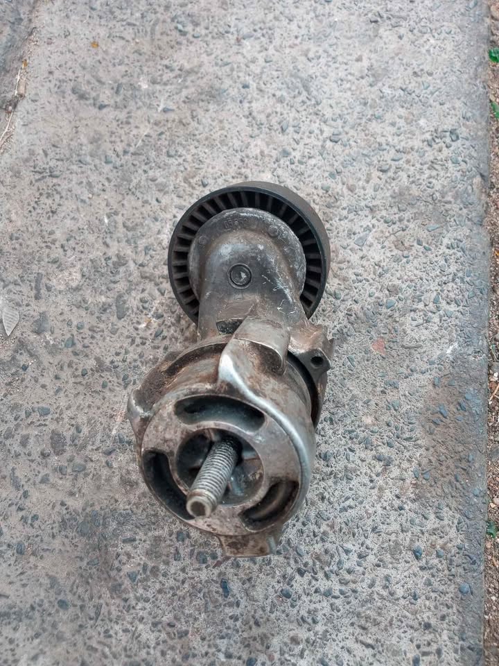 Genuine BMW E90,E46,E60 Belt Tensioner - Private Seller