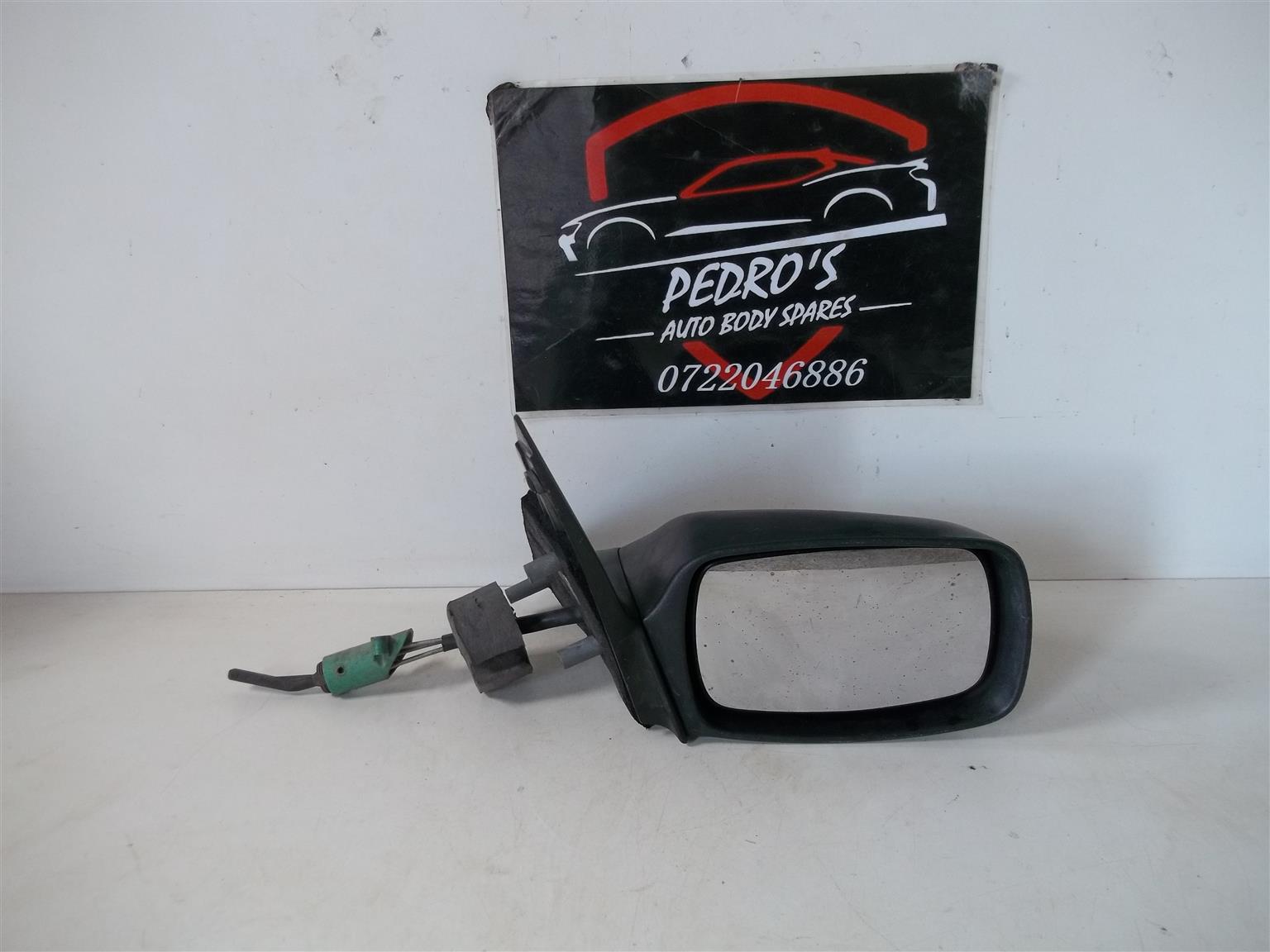 Ford Mondeo 2 right mirror (Manual) - Private Seller Ford Mondeo 2 right mirror (Manual) - Private Seller