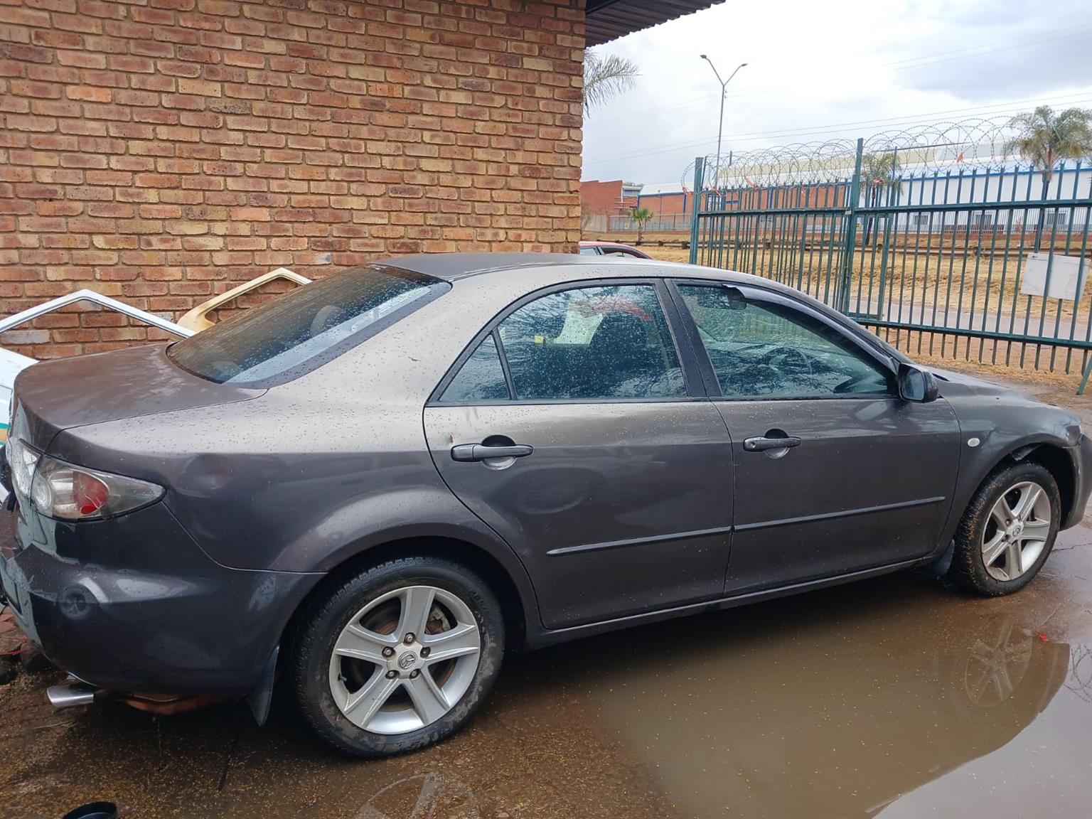 MAZDA 6 2LT FOR STRIPPING NOTE BLACK CALL FOR INFO - Private Seller