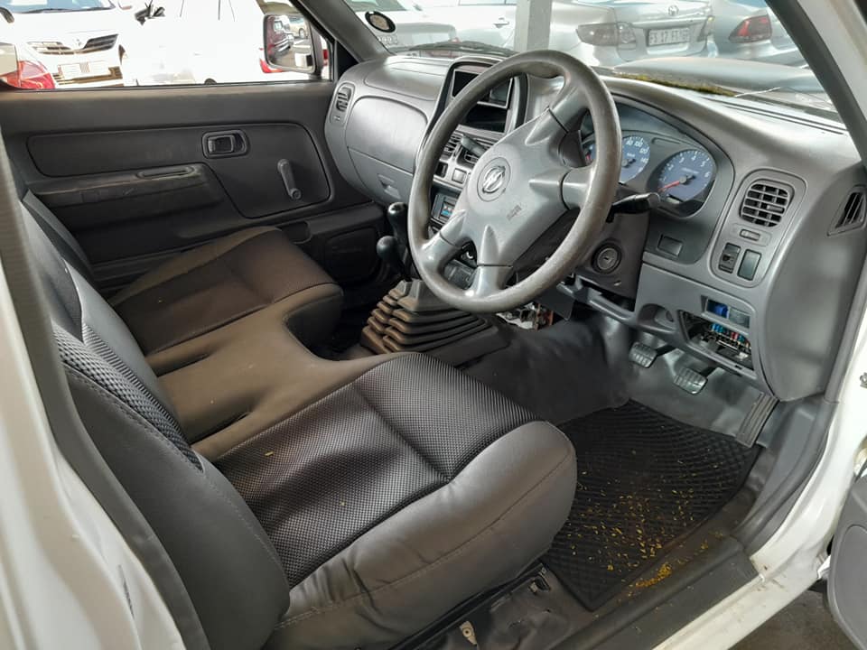 2015 NISSAN NP300 2.4i 4X4 SINGLE CAB MANUAL