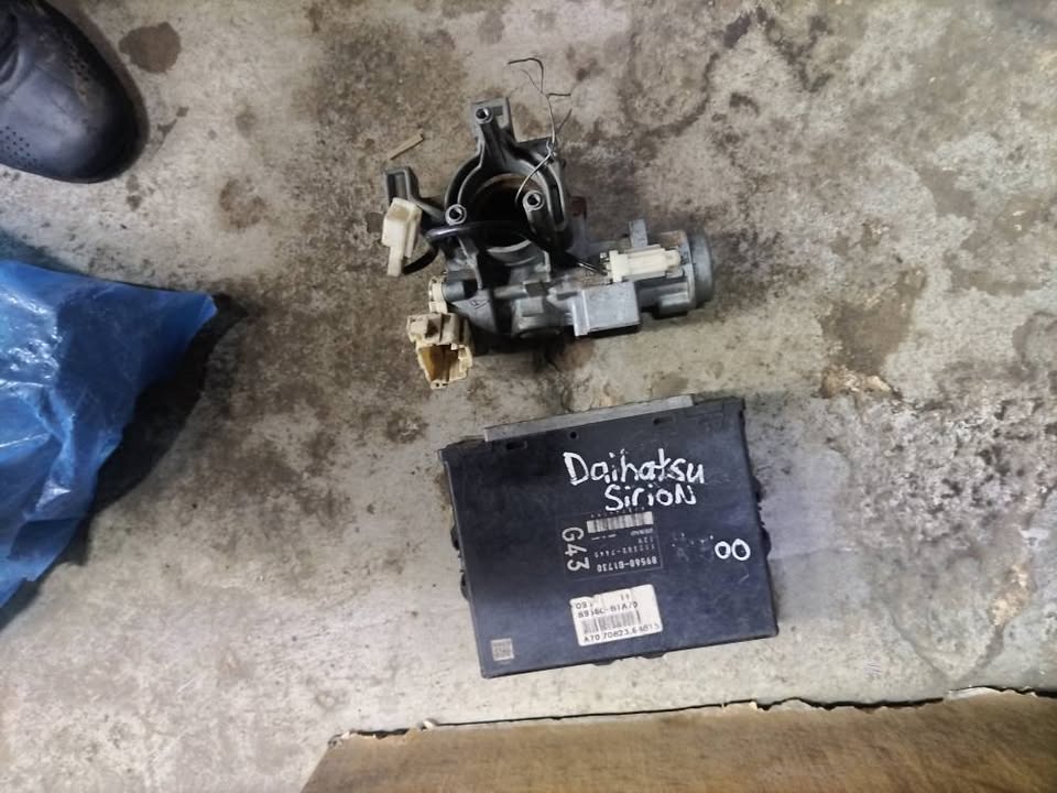 Daihatsu sirion lockset Call or WhatsApp me - Private Seller Daihatsu sirion lockset Call or WhatsApp me - Private Seller